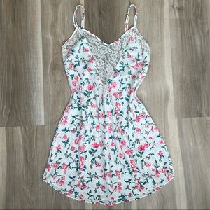 90’s Vintage VS Gold Label Nightie 🌷